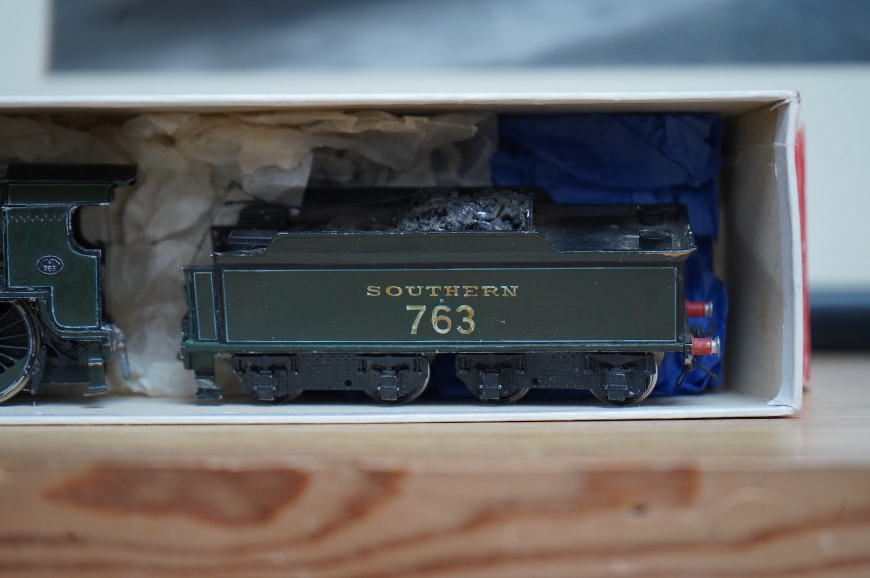 Four scratch/kit built EM gauge brass and white metal Southern Railway Class Q1 0-6-0 locomotives, all in various states of construction